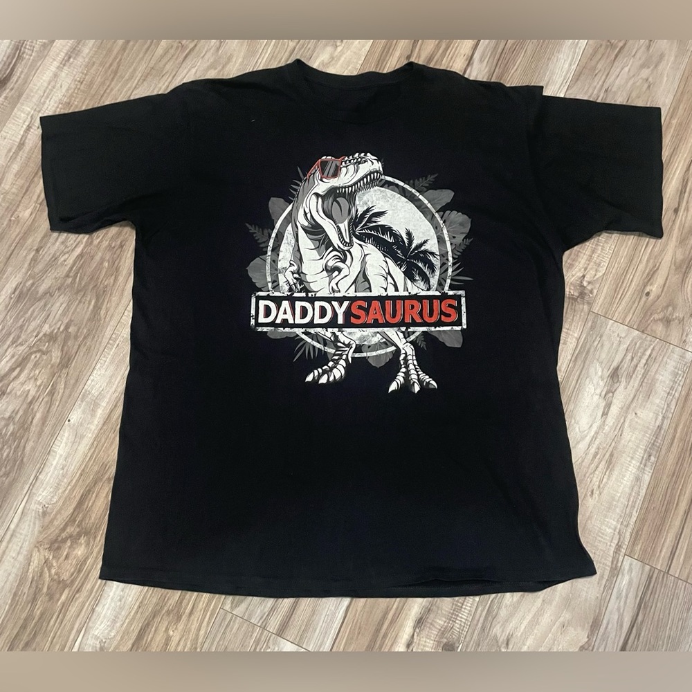 Daddysaurus Graphic T-Shirt (2XL)